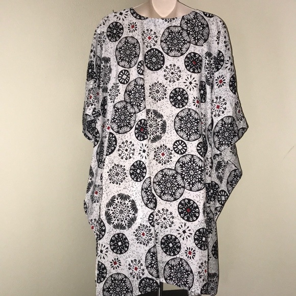 NWOT Good Times beautiful pattern poncho coverup - Picture 8 of 8